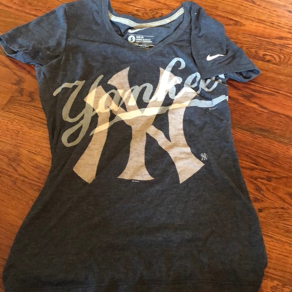 nike yankees t shirt